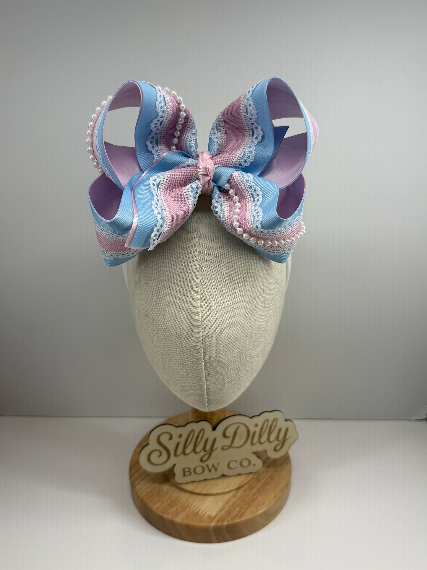 Mama’s Girl Pearl Custom Bow