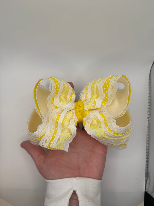 Buttercream Yellow Center